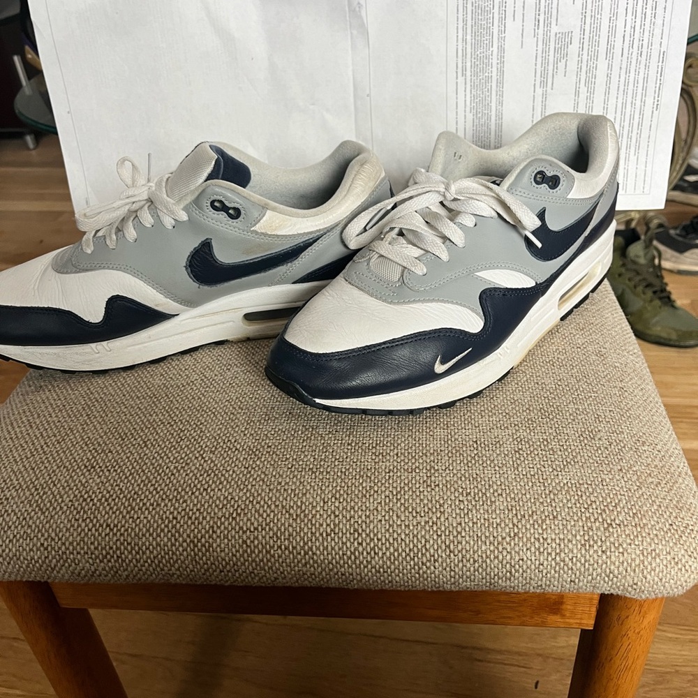 Nike Men's Gray and Navy AirMax